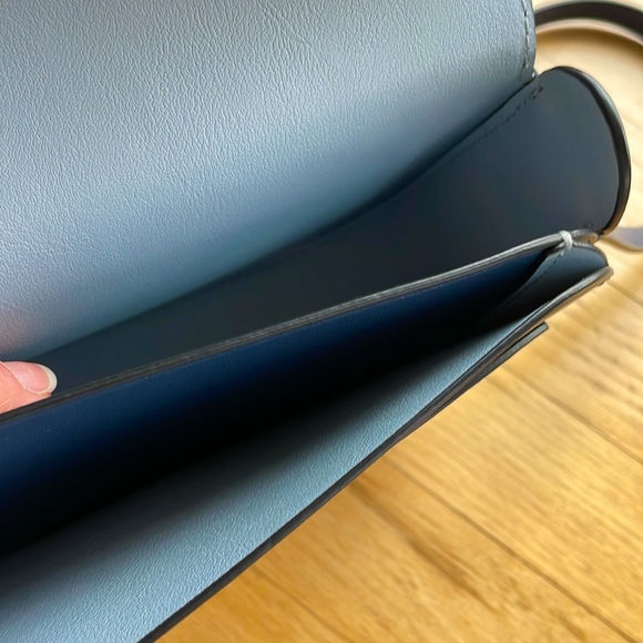 Kate Spade leather crossbody purse EUC - Picture 9 of 12